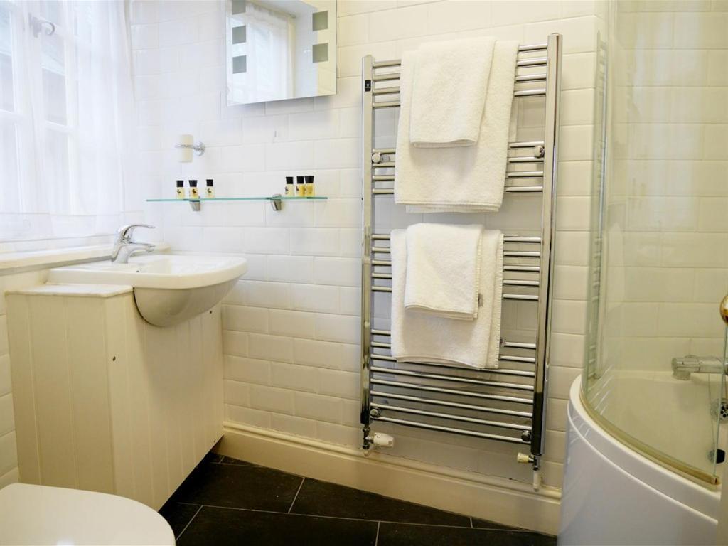 Hotel The Angel In Wootton Bassett Royal Wootton Bassett Exteriér fotografie